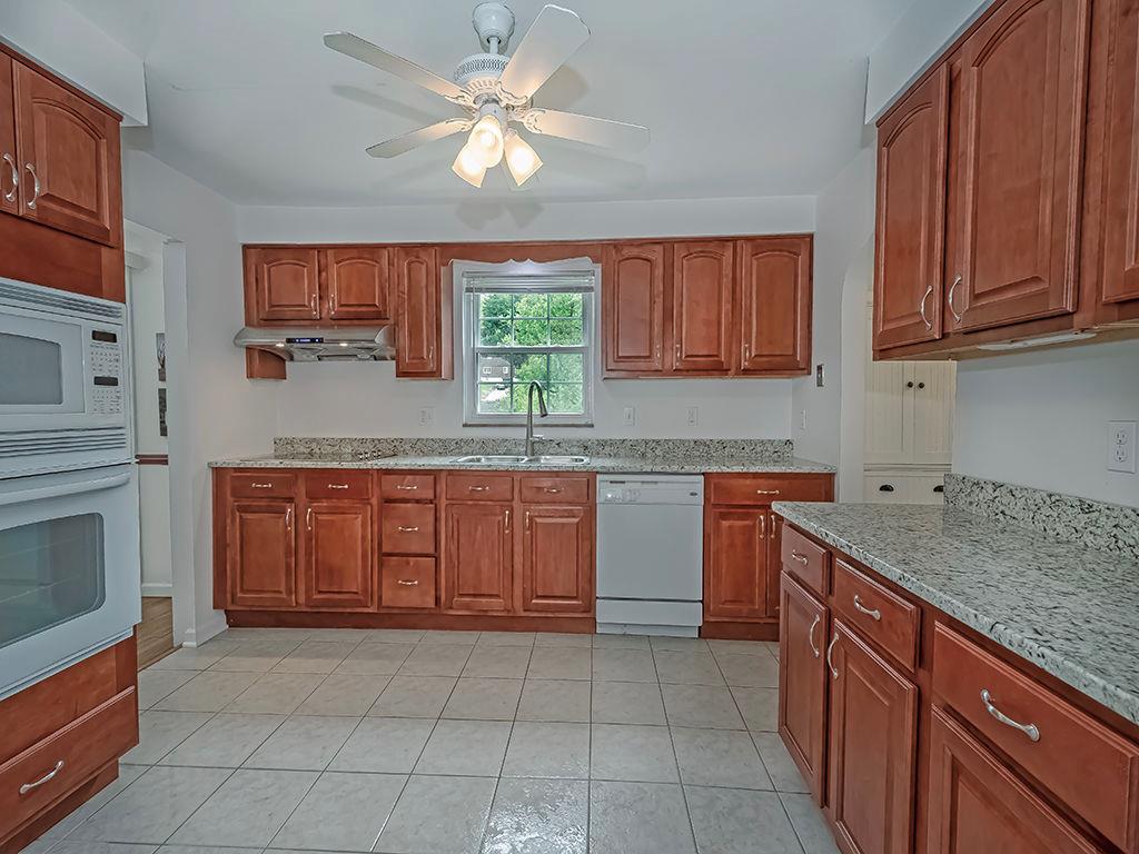 212 Hays Road Pittsburgh, PA 15241 - Photo 4 of 23