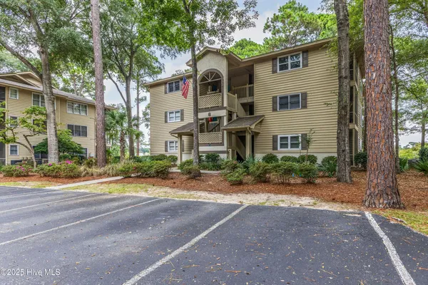 $284,000 | 223 Clubhouse Road, Unit 6, Sunset Beach, NC 28468