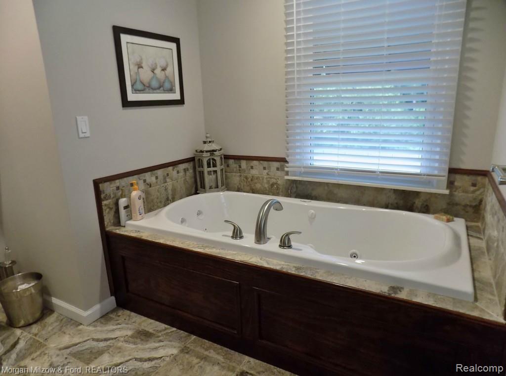 7899 Reese Road Clarkston, MI 48348 - Photo 15 of 33 15.jpg