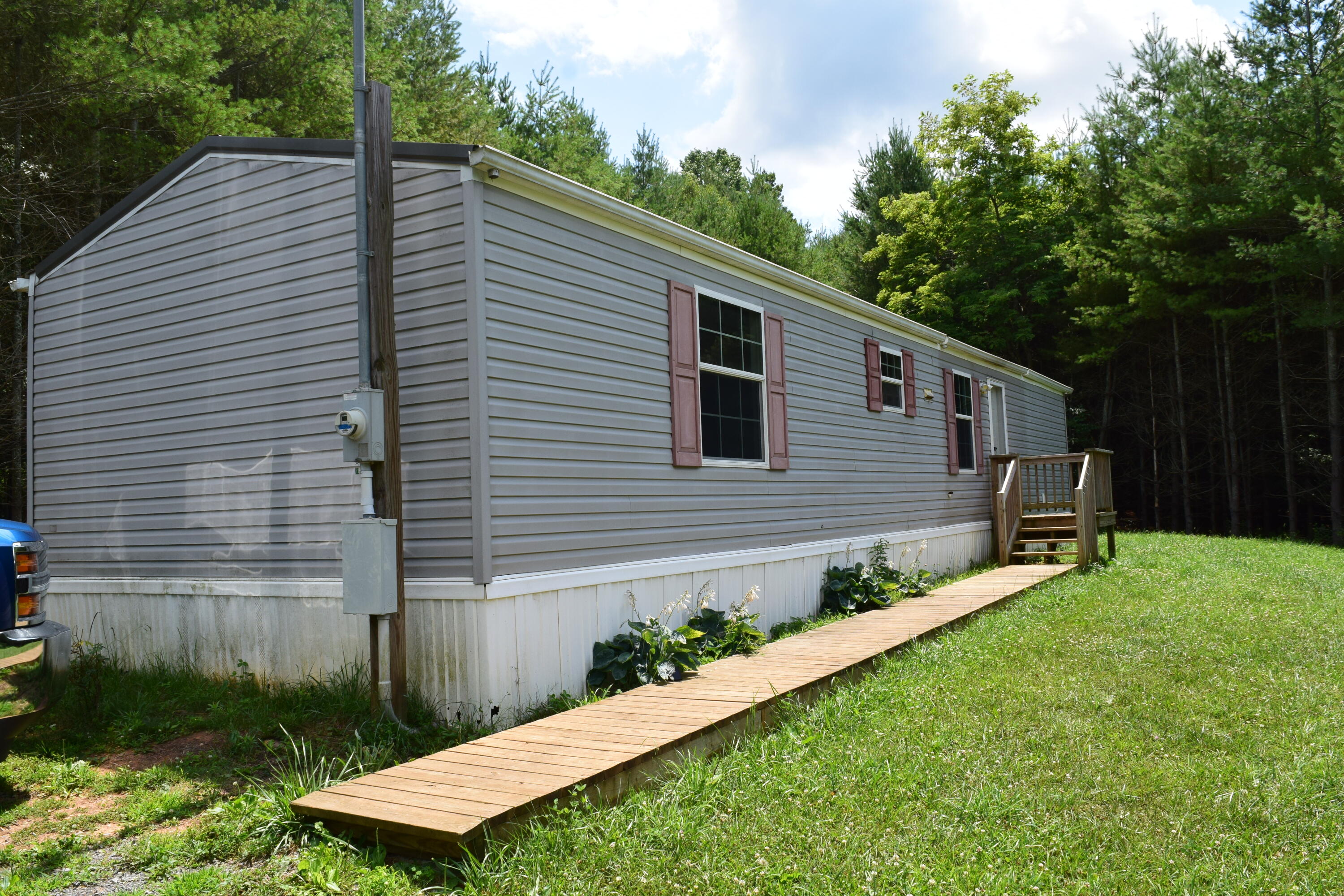 252 Reece Road Southwest Willis, VA 24380 - Photo 16 of 37 DSC_0103