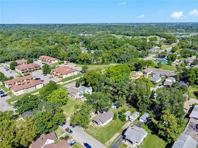 $210,000 | 2922 West 43rd Terrace, Kansas City, KS 66103