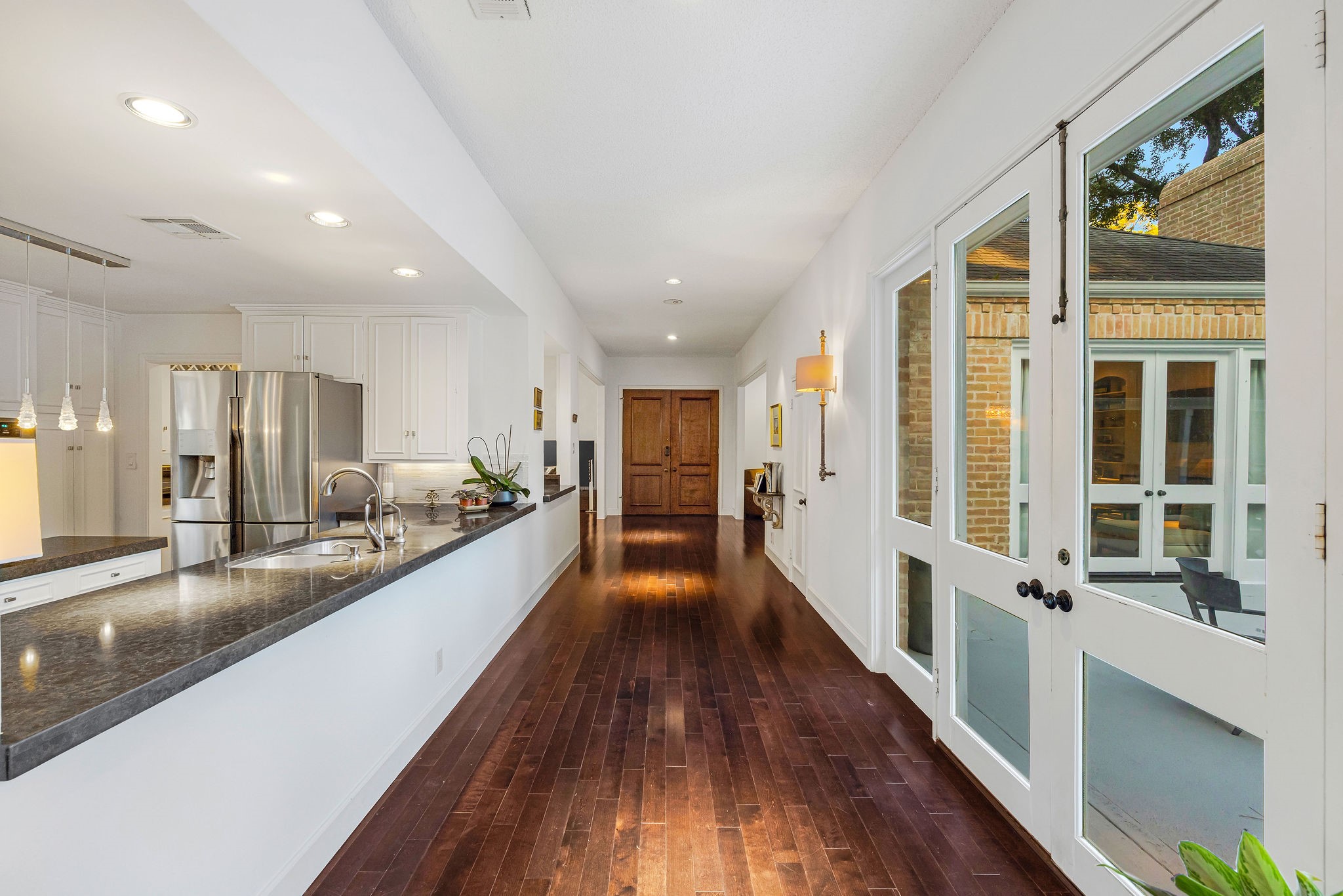 323 Vanderpool Lane Houston, TX 77024 - Photo 9 of 34 Gallery Image 9