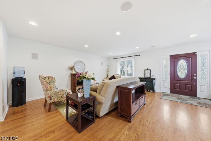 122 Kipling Avenue Springfield, NJ 07081 - Photo 8 of 36