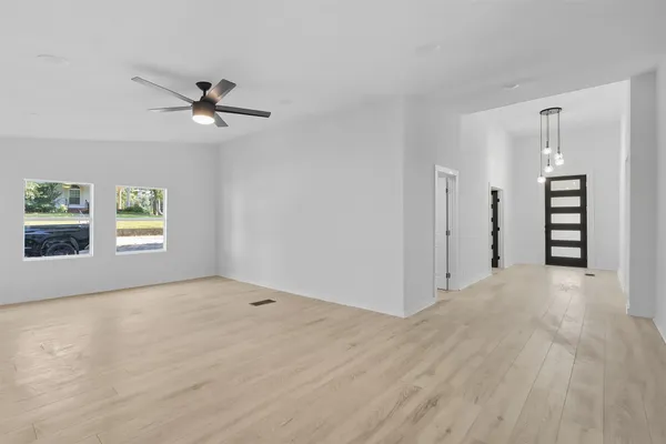 $2,400 | 605 North Main Street, Winnsboro, TX 75494