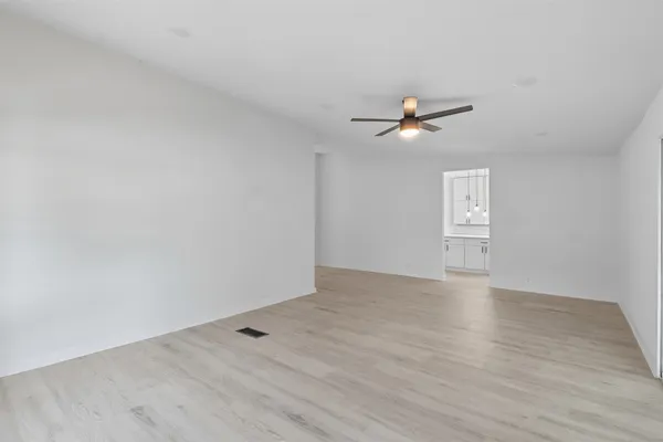 $2,400 | 605 North Main Street, Winnsboro, TX 75494