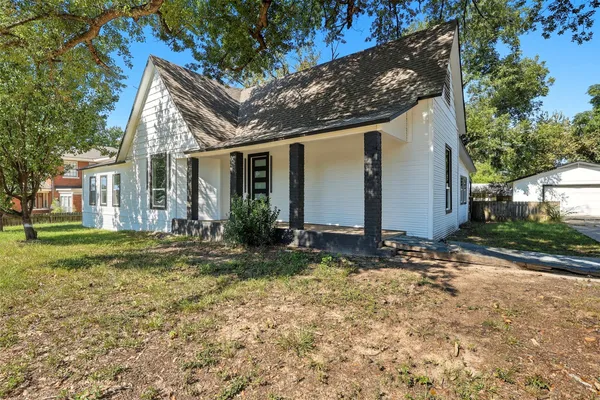 $2,400 | 605 North Main Street, Winnsboro, TX 75494