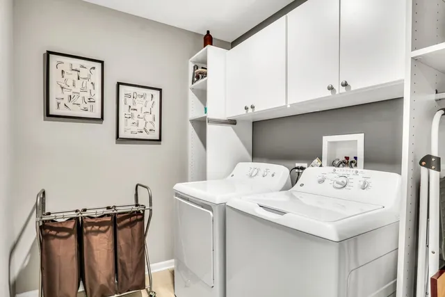 $3,950 | 3227 North Heritage Lane, Arlington Heights, IL 60004