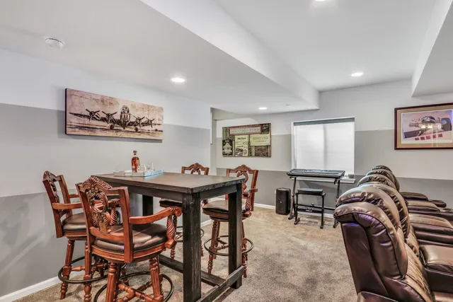 $3,950 | 3227 North Heritage Lane, Arlington Heights, IL 60004