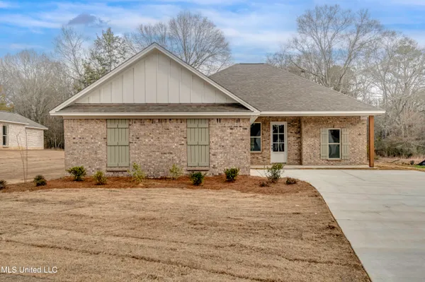 $339,999 | 105 Jasmine Cove Drive, Brandon, MS 39042