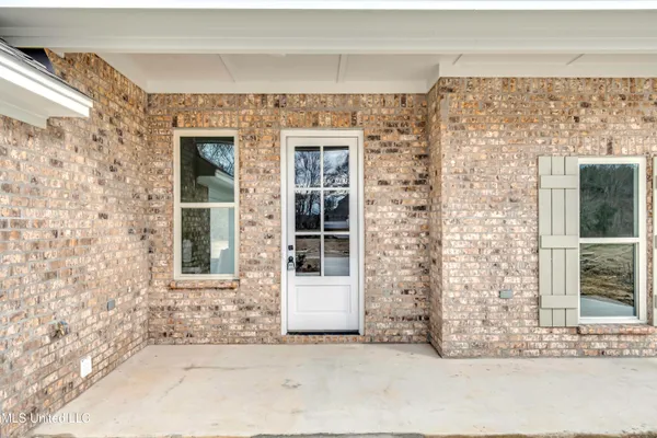 $339,999 | 105 Jasmine Cove Drive, Brandon, MS 39042