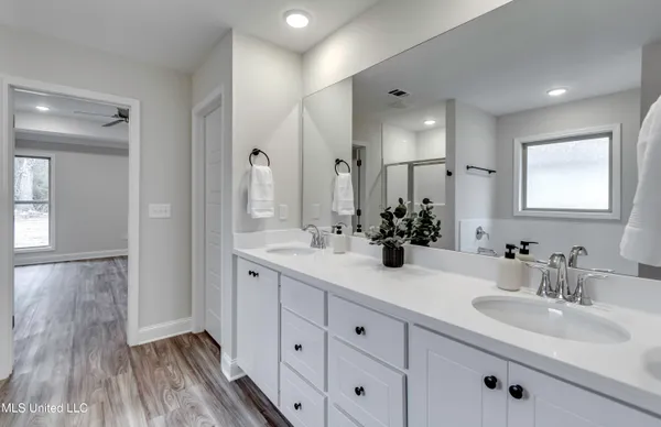 $339,999 | 105 Jasmine Cove Drive, Brandon, MS 39042