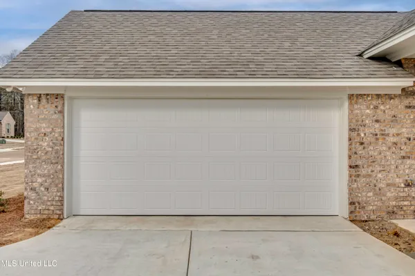 $339,999 | 105 Jasmine Cove Drive, Brandon, MS 39042