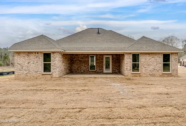 $339,999 | 105 Jasmine Cove Drive, Brandon, MS 39042