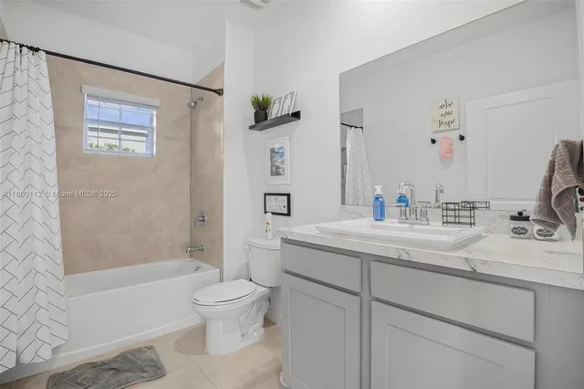 $359,900 | 550 Northeast 4th Avenue, Florida City, FL 33034