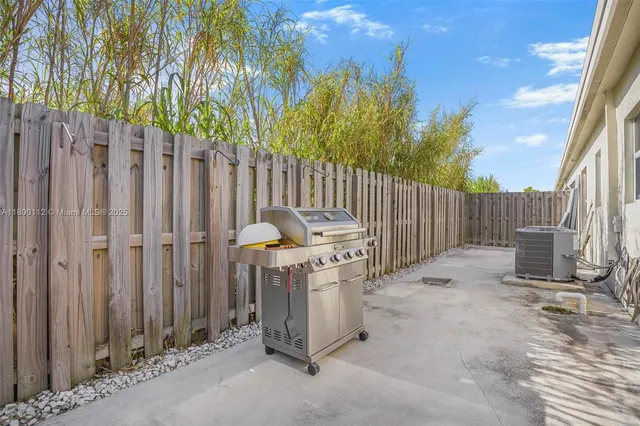 $359,900 | 550 Northeast 4th Avenue, Florida City, FL 33034