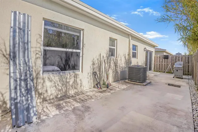 $359,900 | 550 Northeast 4th Avenue, Florida City, FL 33034