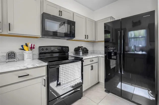 $359,900 | 550 Northeast 4th Avenue, Florida City, FL 33034