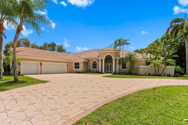 $1,850,000 | 8280 Woodsmuir Drive, Palm Beach Gardens, FL 33412