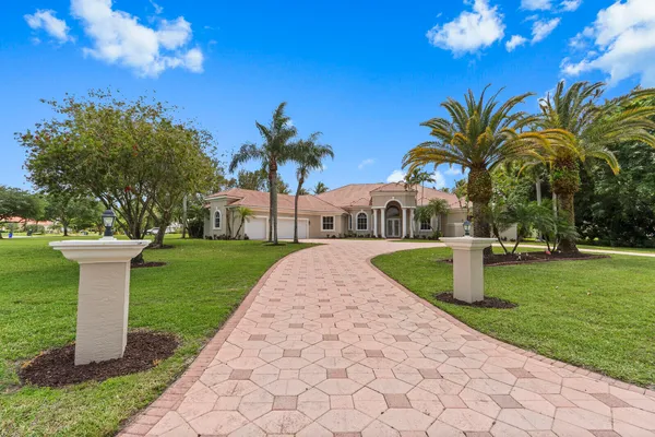 $1,850,000 | 8280 Woodsmuir Drive, Palm Beach Gardens, FL 33412