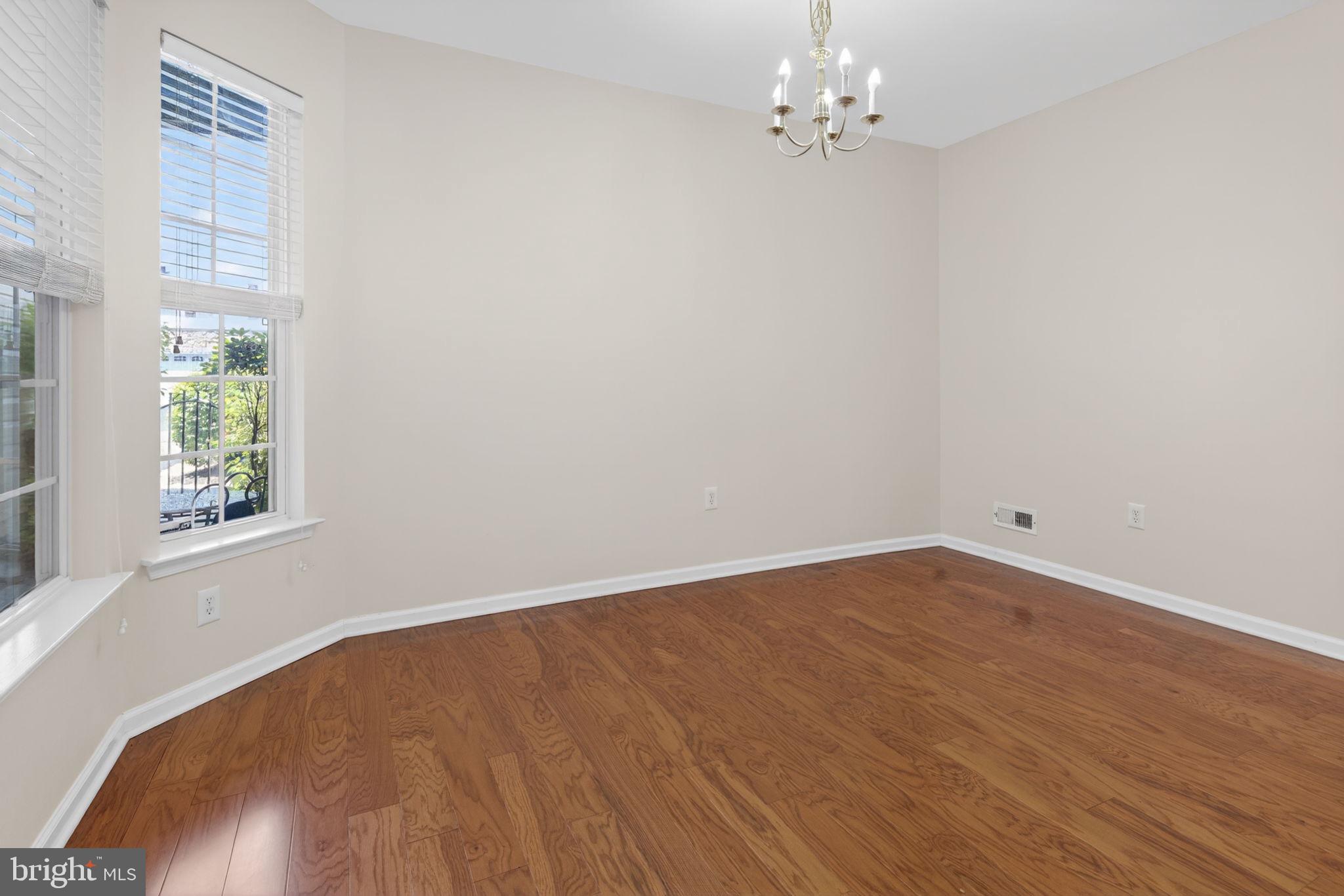 28 Sutton Court Pennington, NJ 08534 - Photo 6 of 45