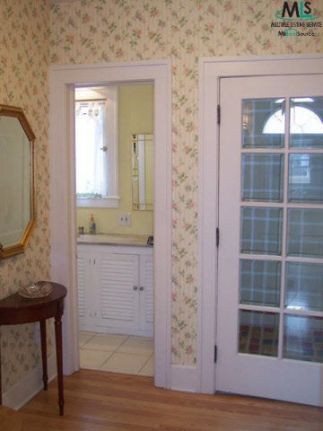 419 Lincoln Road Grosse Pointe, MI 48230 - Photo 4 of 9 854704-3.JPG