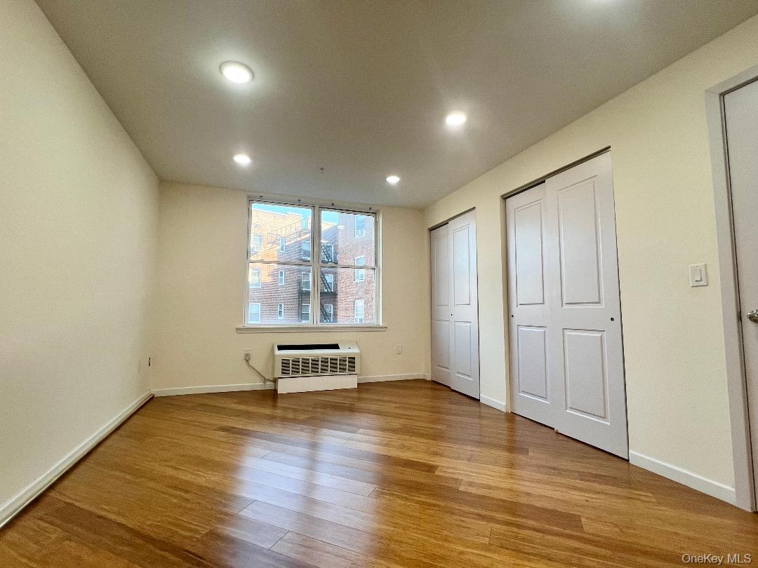 55 South Middle Neck Road, Unit 4C Great Neck, NY 11021 - Photo 4 of 12