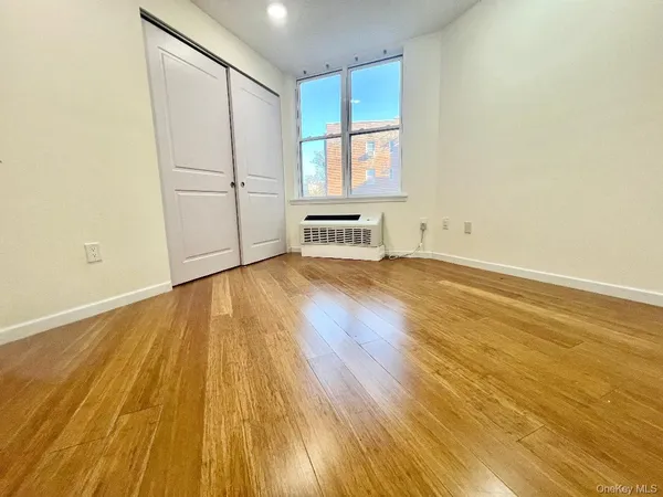 $4,600 | 55 South Middle Neck Road, Unit 4C, Great Neck, NY 11021