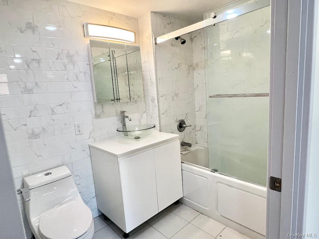 55 South Middle Neck Road, Unit 4C Great Neck, NY 11021 - Photo 7 of 12