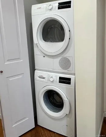 $4,600 | 55 South Middle Neck Road, Unit 4C, Great Neck, NY 11021