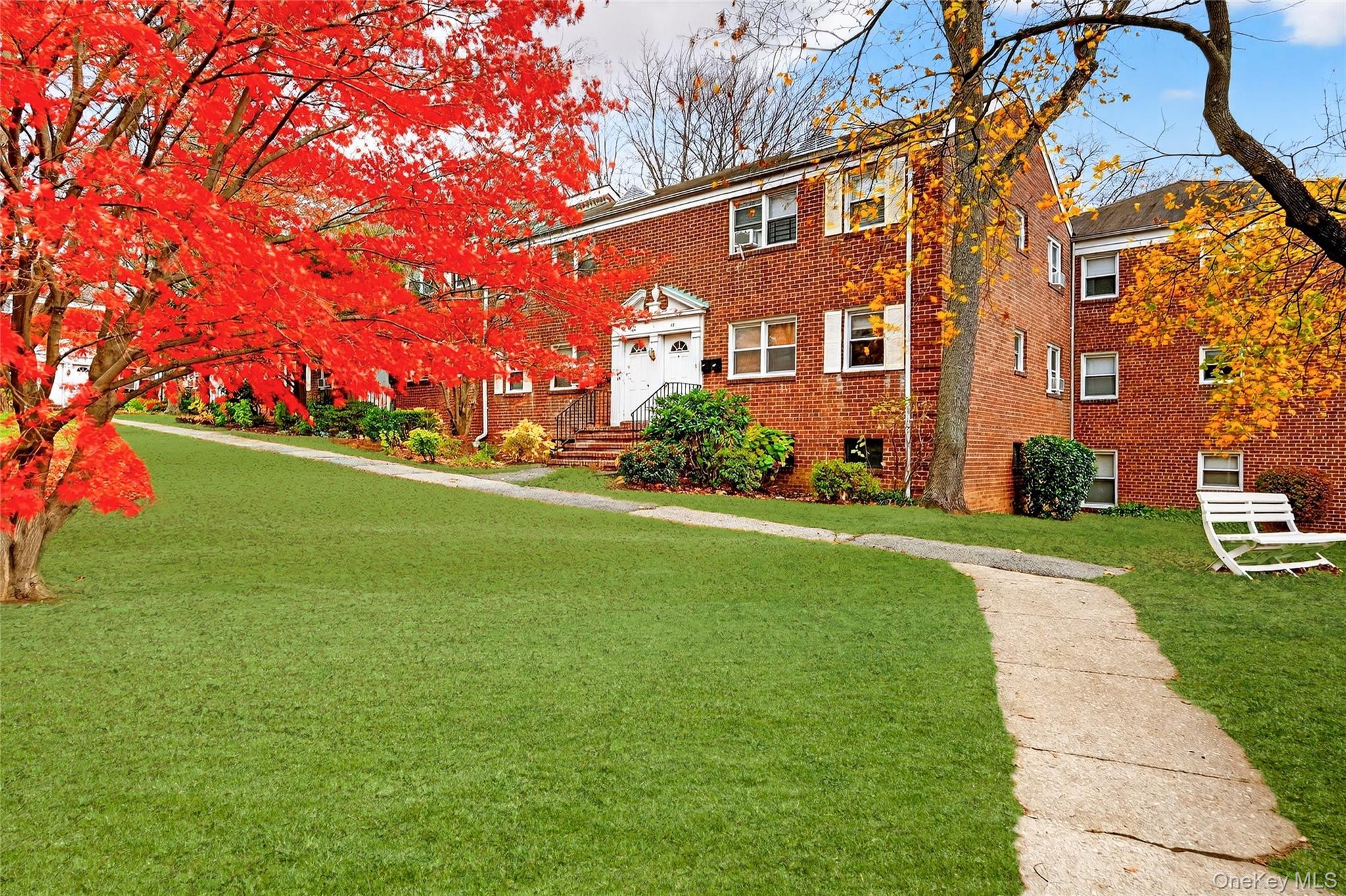 717 Tuckahoe Road, Unit 16A Yonkers, NY 10710 - Photo 3 of 10