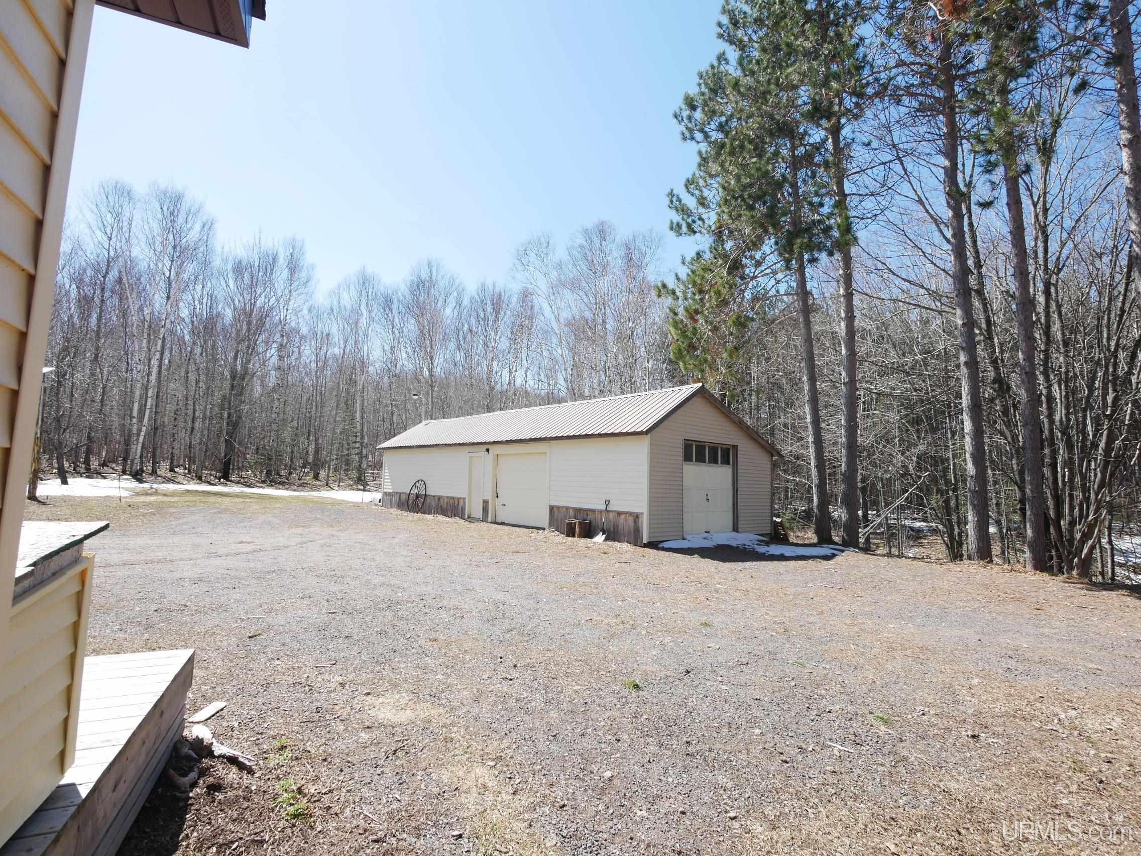 15411 North Superior Road Houghton, MI 49931 - Photo 4 of 24