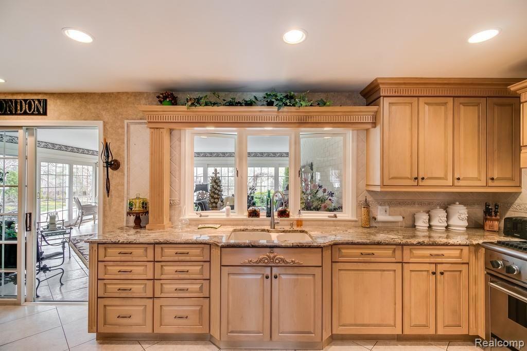 32400 Evergreen Road Beverly Hills, MI 48025 - Photo 14 of 71