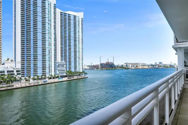 $5,900 | 901 Brickell Key Boulevard, Unit 805, Miami, FL 33131