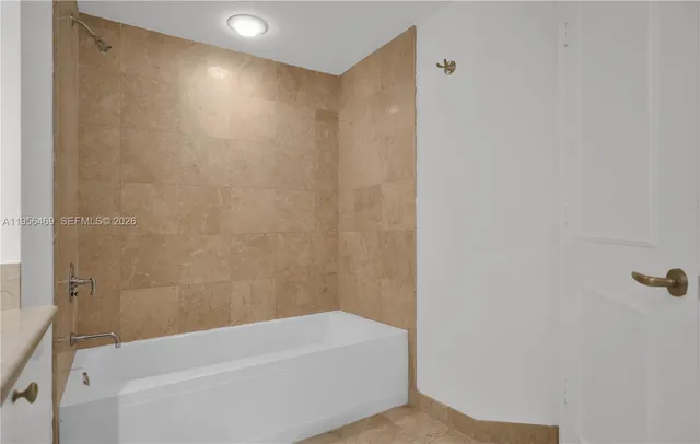 $5,900 | 901 Brickell Key Boulevard, Unit 805, Miami, FL 33131