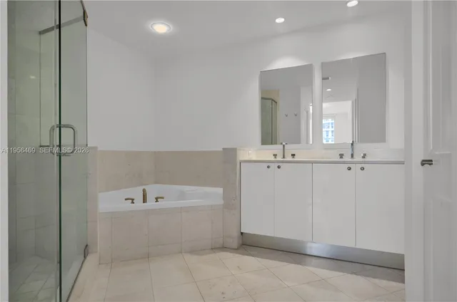 $5,900 | 901 Brickell Key Boulevard, Unit 805, Miami, FL 33131