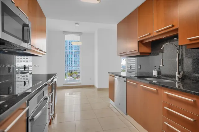 $5,900 | 901 Brickell Key Boulevard, Unit 805, Miami, FL 33131