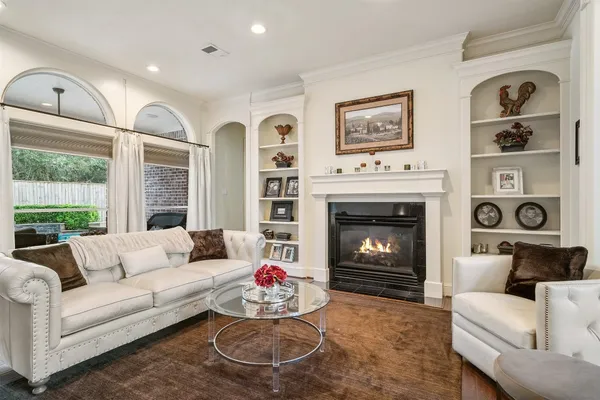 $7,400 | 2 Lenox Hill Drive, The Woodlands, TX 77382