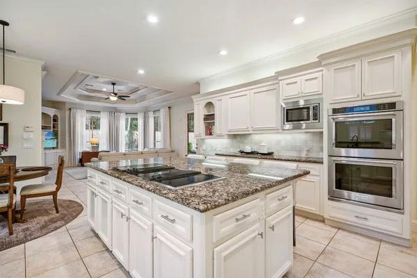 $7,400 | 2 Lenox Hill Drive, The Woodlands, TX 77382