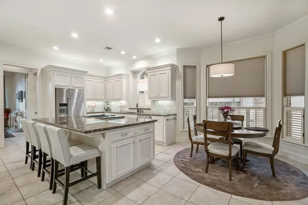 $7,400 | 2 Lenox Hill Drive, The Woodlands, TX 77382