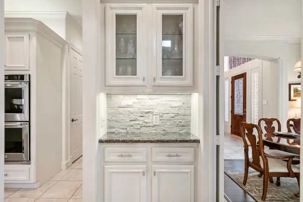 $7,400 | 2 Lenox Hill Drive, The Woodlands, TX 77382