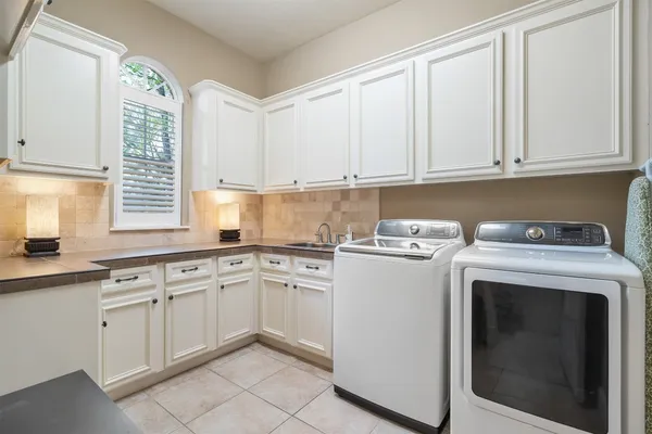 $7,400 | 2 Lenox Hill Drive, The Woodlands, TX 77382