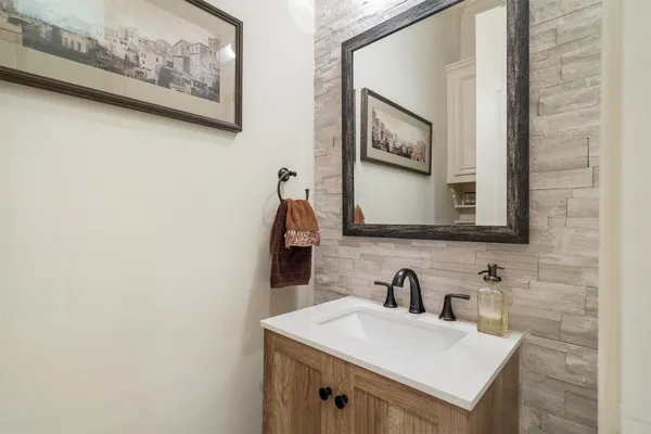 $7,400 | 2 Lenox Hill Drive, The Woodlands, TX 77382