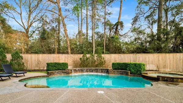 $7,400 | 2 Lenox Hill Drive, The Woodlands, TX 77382