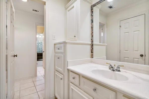 $7,400 | 2 Lenox Hill Drive, The Woodlands, TX 77382