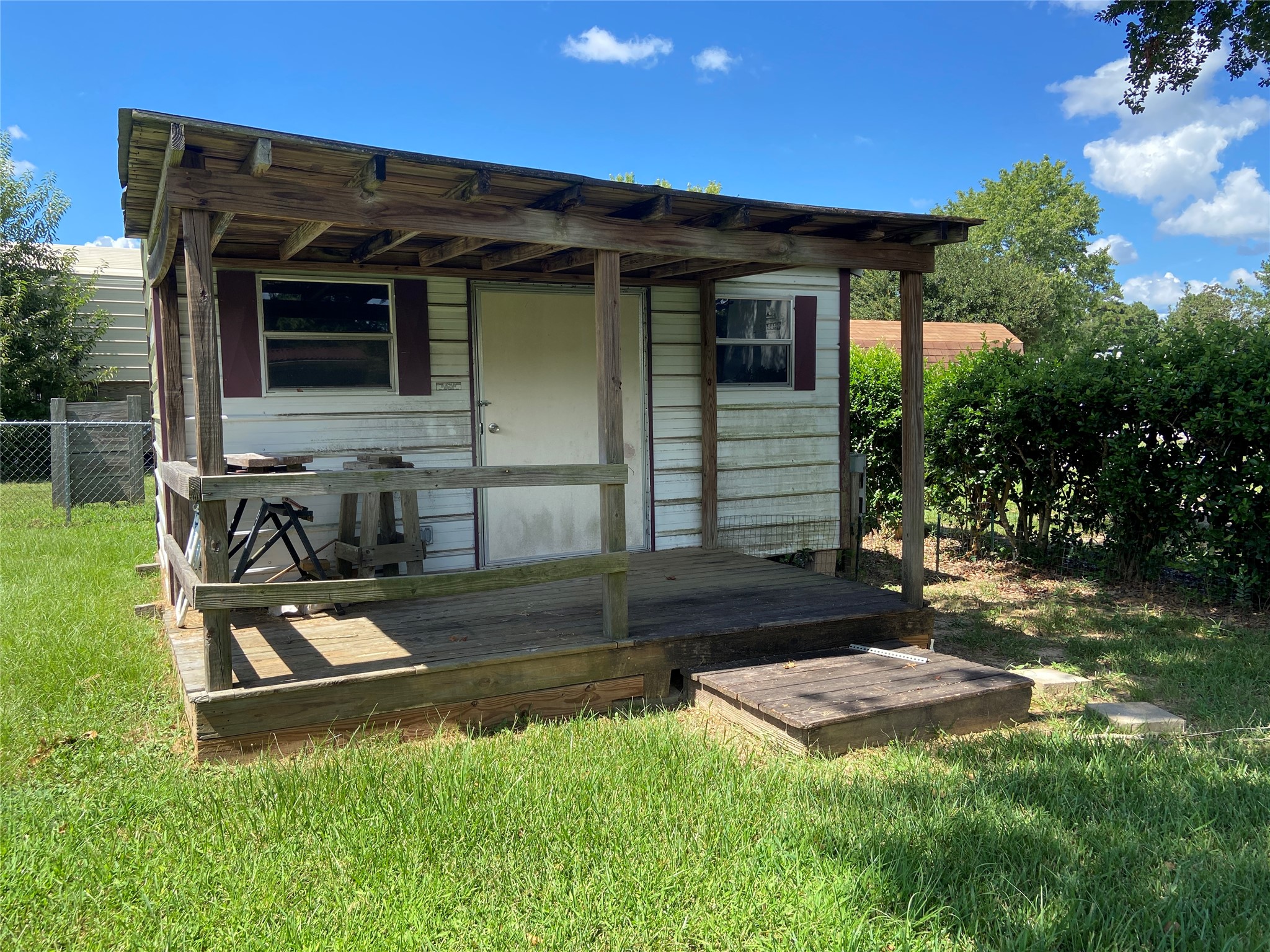 181 Hawk Livingston, TX 77399 - Photo 26 of 26 a front view of a house with garden
