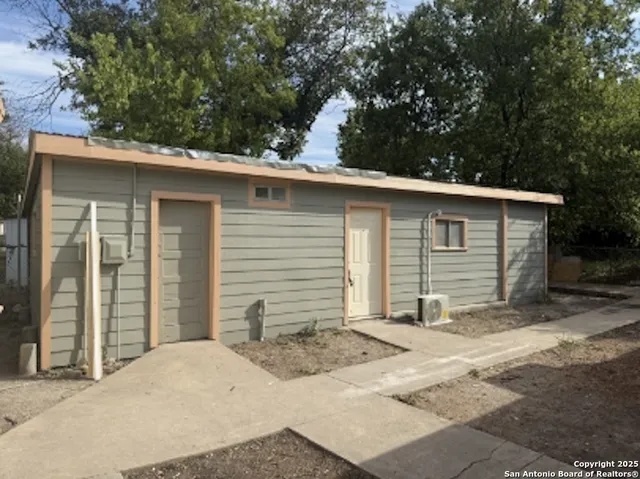 $890 | 110 Morrow Street, Unit C, San Antonio, TX 78204