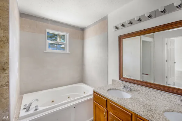 $285,000 | 27440 Six Points Road, Sheridan, IN 46069