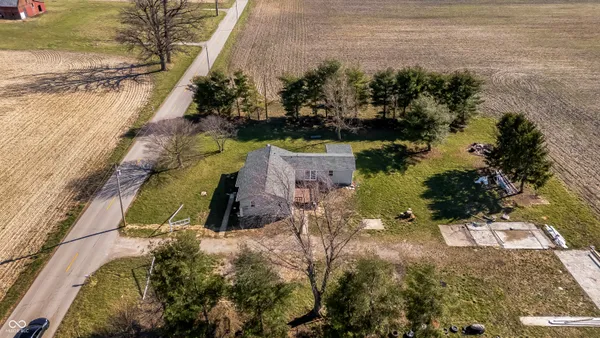 $285,000 | 27440 Six Points Road, Sheridan, IN 46069