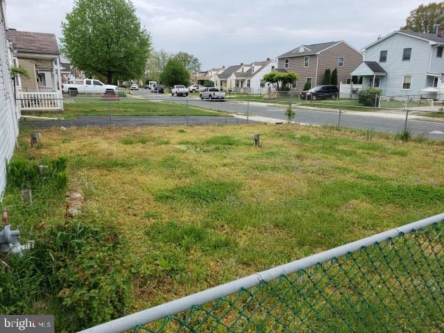 8216 Longpoint Road Baltimore, MD 21222 - Photo 16 of 17 Front yard