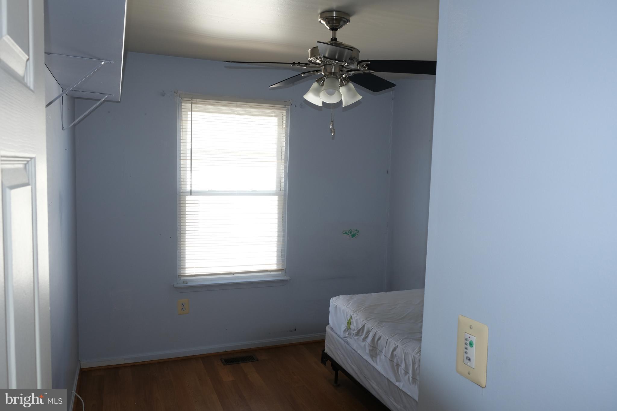 7802 East Shore Road Pasadena, MD 21122 - Photo 11 of 29 Gallery Image 11